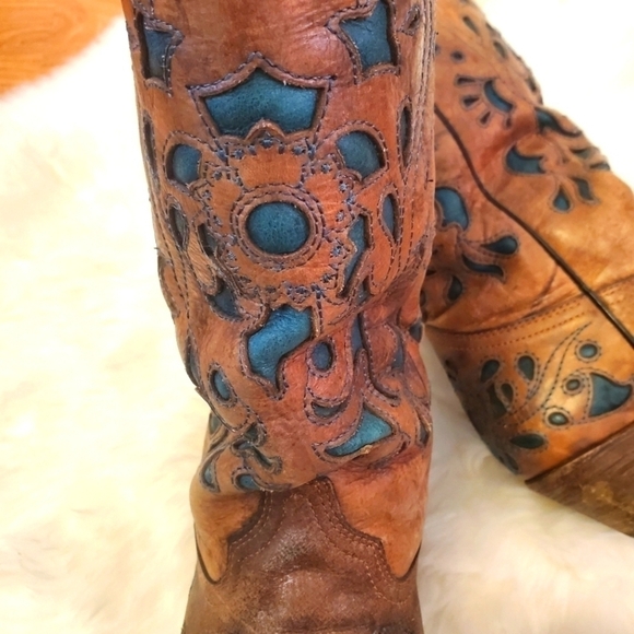 CORRAL Laser Eched Leather Cowboy Boots sz. 6.5 - Picture 4 of 8